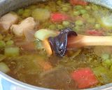 Ázsiai csirkeleves recept fázis 3 fotója