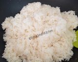 A picture of step 2 of Wajik ketan gula merah (sticky rice snack).