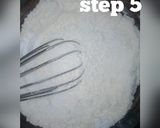 A picture of step 5 of Mini Pancake muffins.