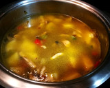 Foto del paso 4 de la receta: Sopa de patatas con hojas de remolacha - vegano