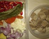 Foto langkah ke 2 dari resep Tumis Taoge & Bakso.