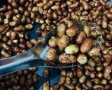 Hình bước làm 4 của món Đậu phộng rang tỏi ớt 🥜