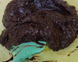 A picture of step 2 of Chocolate kitkat cake.
