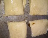 A picture of step 7 of Scones with cinnamon and apricot jam.