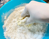 Foto del paso 5 de la receta: Pastel de nueces y dulce de leche con cobertura crujiente, “sin gluten”