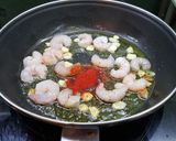 Foto del paso 5 de la receta Garbanzos con espinacas y gambas