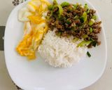 รูปขั้นตอนการทำที่ 2 ของ หมูสับผัดพริกหยวก เมนูที่ 13