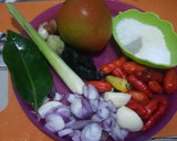 Foto langkah ke 1 dari resep Ayam gerem asem khas Banten.