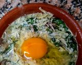 Foto del paso 4 de la receta: Cazuelita Gratinada de Espinaca, Champiñones y Queso con Huevo al Horno 🥚🧀🍄