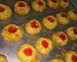 Foto langkah ke 5 dari resep Strawberry breadcrumb thumbprint cookies.