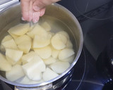Foto del paso 3 de la receta: Pastel de lentejas al curry con crema de patatas y coco