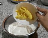 Foto langkah ke 3 dari resep Bolen pisang keju.