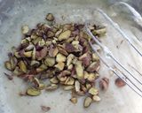 A picture of step 3 of Pistachios apple cherry cake.