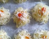 Foto langkah ke 3 dari resep Mini Angel Hair Pizza.