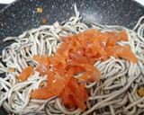 Foto del paso 4 de la receta: Aperitivo de salmón y gulas