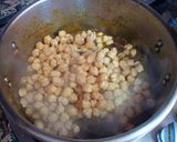 Foto del paso 4 de la receta: Brazuelo de ternera con garbanzos en salsa de ras el hanout