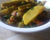 A picture of step 4 of Mix vegetable saag.