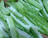 Hình bước làm 1 của món Khổ qua ngâm chua ngọt