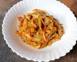 Foto langkah ke 4 dari resep Tumis Jamur Tiram Daun Jeruk.