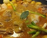 Foto del paso 4 de la receta: Pollo en su jugo con verduras🌺