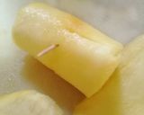 A picture of step 4 of Mango cheese rolls.