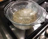 Une image de l'étape 5 de Riz aux épices créoles et lait de coco.