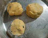 A picture of step 3 of Makki ki Roti.