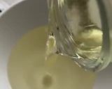 Foto del paso 4 de la receta: Bizcocho marmolado: 3-2-1 vasitos de medida, + manzana