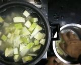 A picture of step 2 of Raw Mango Squash.