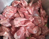 Foto del paso 1 de la receta: Carrilladas con menestra de verduras