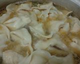 A picture of step 5 of Chicken Shrimp Wonton Soup.