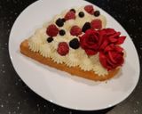 Une image de l'étape 4 de Gâteau d amour à la gauche montée au chocolat blanc.