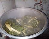 Foto langkah ke 5 dari resep Buntil lumbu / Buntil daun talas.
