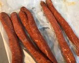 Une image de l'étape 4 de Merguez aux oignons épicés.