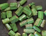 A picture of step 4 of Dahi bhindi.