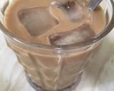 Foto langkah ke 3 dari resep Recook Kopi susu gula aren aroma daun pandan.