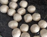Hình bước làm 1 của món Món ăn vặt: Bánh Donuts bột nếp rán ngào đường🍩