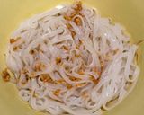 รูปขั้นตอนการทำที่ 8 ของ ก๋วยเตี๋ยวหมูขั้วตับตุ๋น
