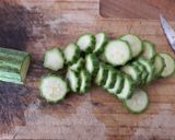 Foto del passaggio 2 della ricetta Fave e zucchine in agrodolce