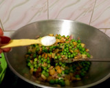 मटर की घुघनी(matar ki ghughni recipe in hindi) रेसिपी चरण 4 फोटो