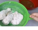 صورة لخطوة 3 من وصفة كنتاكى مقرمشه اشهى من كده مفيش