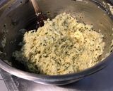 Une image de l'étape 7 de Galettes de panais à l'œuf, chèvre râpé et persil à la plancha.
