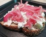 Foto del paso 3 de la receta: Pan tostado con ensalada de atún y chayote