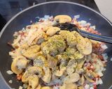 Foto del paso 1 de la receta: Revuelto de champiñones y alcachofas