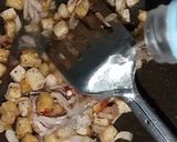 Foto langkah ke 3 dari resep Oseng Ayam suwir Tahu.