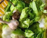 Hình bước làm 1 của món Rau mầm đá xào tỏi (món chay)
