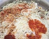 A picture of step 4 of Veg spicy spaghetti.
