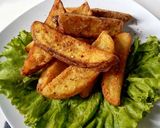 Foto langkah ke 3 dari resep Crispy Potato Wedges.