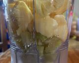 Foto langkah ke 2 dari resep APC Juice (Apple Pineapple Celery).