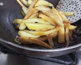 A picture of step 11 of Honey chilli potato.